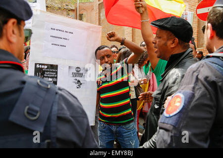 Rome, Italie. Apr 23, 2015. Communauté éthiopienne marches contre ISIS et Xenophopia en Afrique du Sud. Credit : Davide Fracassi/Pacific Press/Alamy Live News Banque D'Images