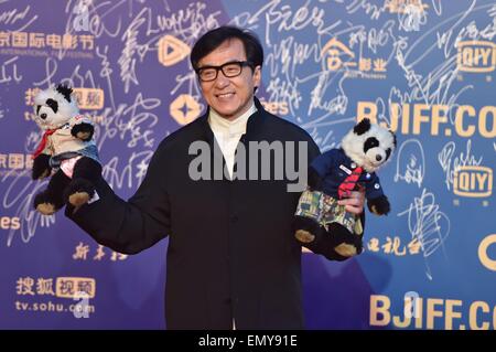 Beijing, Chine. 23 avril, 2015. Jackie Chan, marche le tapis rouge lors de la cérémonie de clôture du 5e Festival International du Film de Beijing. Crédit : SIPA Asie/ZUMA/Alamy Fil Live News Banque D'Images