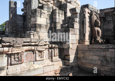 Statue de Bouddha dans le stupa de Sanchi, Madhya Pradesh, Inde Banque D'Images