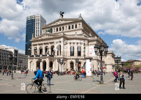 L'Alte Oper - une salle de concert et l'ancien opéra de Frankfurt am Main, Allemagne Banque D'Images