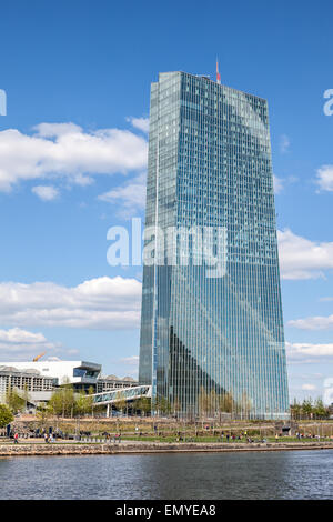 Nouveau bâtiment moderne de la Banque centrale européenne, BCE, Frankfurt am Main, Allemagne Banque D'Images