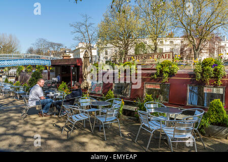 Une image de paysage du Waterside Cafe lors d'une journée ensoleillée, Little Venice Londres, Angleterre, Royaume-Uni Banque D'Images