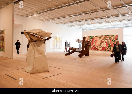 New York, New York, USA. Apr 23, 2015. La nouvelle maison de la 85-year-old Whitney Museum of American Art est dans l'ancien quartier de Meatpacking district de Manhattan. Le bâtiment a été conçu par Renzo Piano et s'ouvre au public le vendredi, Mai 1, 2015. Au 5ème étage est le plus grand espace d'exposition libre-colonne dans la ville de New York. Credit : Terese Loeb Kreuzer/Alamy Live News Banque D'Images