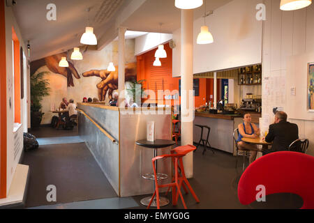 Royaume-uni, Angleterre, dans le Lancashire, Lancaster, Meeting House Lane, de l'Histoire Arts Centre cafe Banque D'Images