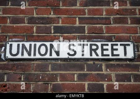 Enseigne de Union Street, Kingston upon Thames, Surrey, Angleterre, fixé sur un mur de briques Banque D'Images