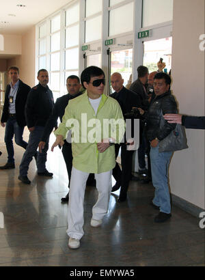 Udine, Italie. 24 avril, 2015. Kungfu Hong Kong star et l'acteur Jackie Chan est arrivé pour une conférence de presse pour son film 'dragon' 17ème Far East Film Festival (le festival du film pour le cinéma asiatique populaire 23 avril- 2 mai) le 24 avril 2015 au Nuovo Giovanni da Udine Theatre à Udine. Credit : Andrea Spinelli/Alamy Live News Banque D'Images