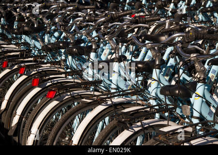 Un line-up de bicyclettes en location sur London's South Bank Banque D'Images