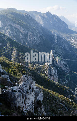 La chaîne de montagnes de Kyrenia St Hilarion Castle, près de Girne (Kyrenia), Chypre du Nord Banque D'Images