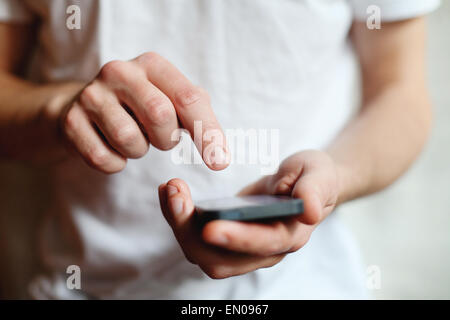 L'accès mobile aux réseaux sociaux Banque D'Images