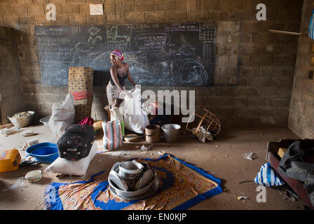 Les musulmans qui ont été déplacées par la violence ont trouvé refuge dans une école à Bossangoa en Centrafrique Banque D'Images
