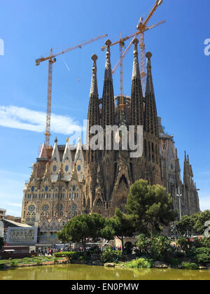 La célèbre Sagrada Familia de Barcelone Banque D'Images