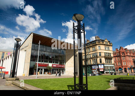 Royaume-uni, Angleterre, dans le Yorkshire, Bradford, Centenary Square Banque D'Images