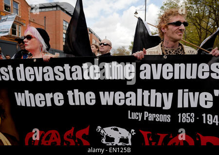 Brixton, Londres, Royaume-Uni. Apr 25, 2015. Une journée de protestation contre l'embourgeoisement rapide de Brixton et l'expulsion de plusieurs communautés établies. Credit : Miel Salvadori/Alamy Live News Banque D'Images