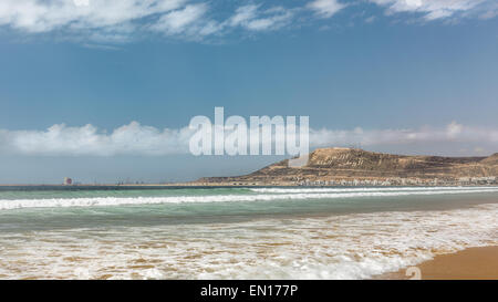 Dieu, patrie, Roi légende le la montagne à Agadir, au Maroc. Banque D'Images