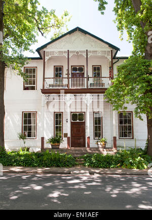 Saxenhof (autrefois aussi appelé Maison Neethling) une maison de style géorgien du xixe siècle à 159 Dorp Street Stellenbosch. Banque D'Images