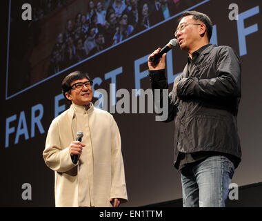 Far East Film Festival 17e (FEFF17). Hong Kong star, l'acteur Jackie Chan (L) et le Hong Kong Daniel Lee (R) à l'ope Banque D'Images