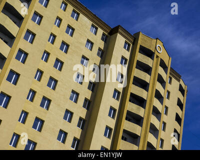 24 avril 2015 - appartements modernes (condo) en journée ensoleillée. © Igor Golovniov/ZUMA/Alamy Fil Live News Banque D'Images