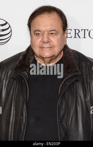New York, NY, USA. Apr 25, 2015. Paul Sorvino aux arrivées de Tribeca Film Festival, nuit de clôture du 25e anniversaire de GOODFELLAS, co-parrainé par Infor et Roberto Coin, le Beacon Theatre, New York, NY Le 25 avril 2015. Crédit : Patrick Cashin/Everett Collection/Alamy Live News Banque D'Images