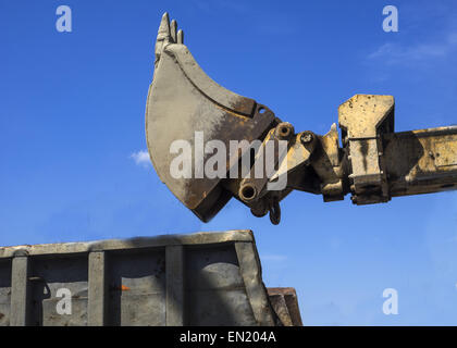 24 avril 2015 - godet contre le ciel bleu © Igor Golovniov/ZUMA/Alamy Fil Live News Banque D'Images