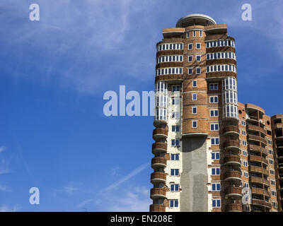 24 avril 2015 - isolation thermique d'un immeuble à appartements décoratifs en polyuréthane © Igor Golovniov/ZUMA/Alamy Fil Live News Banque D'Images