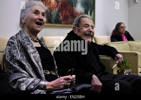 Jérusalem, Israël. 26 jan 2015. Poète, romancier et journaliste, HAIM GOURI, et épouse ALIZA GOURI, participer à une réunion à la résidence du Président. Le président Rivlin a accueilli Consul arménien en Israël, Momjian, patriarche arménien de Jérusalem, Manougian, et les dirigeants de la communauté arménienne à discuter de mise en place d'un Israélien officiel le jour du souvenir du génocide arménien, à l'occasion du centenaire de l'événement. Banque D'Images