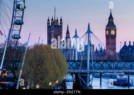 Big Ben, le Parlement et le London Eye, Londres, Angleterre Banque D'Images