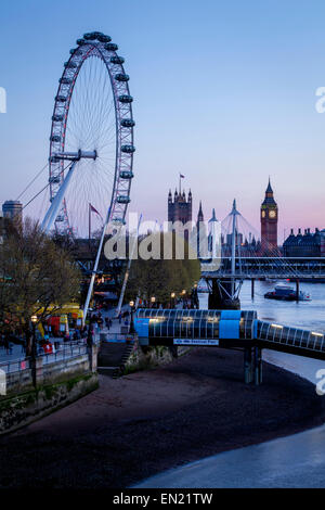 Big Ben, le Parlement et le London Eye, Londres, Angleterre Banque D'Images