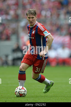 Munich, Allemagne. Apr 25, 2015. Bastian Schweinsteiger de Munich en action à la Bundesliga match de foot entre FC Bayern Munich et Hertha BSC Berlin à l'Allianz Arena de Munich, Allemagne, 25 avril 2015. Photo : Andreas GEBERT/dpa/Alamy Live News Banque D'Images