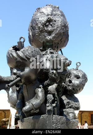 Hauser & Wirth Somerset art gallery, Bruton, Somerset, Angleterre - 'navire des insensés/ navire à la dérive' sculpture par Paul McCarthy détail Banque D'Images