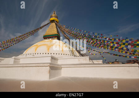 Le Népal, Katmandou, Boudhnath Boudah, Temple bouddhiste (16ème siècle) plus grand Stupa du Népal avec les drapeaux de prières, centre pour les Tibétains Banque D'Images