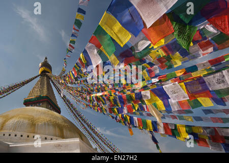 Le Népal, Katmandou, Boudhnath Boudah, Temple bouddhiste (16ème siècle) plus grand Stupa du Népal avec les drapeaux de prières, centre pour les Tibétains Banque D'Images