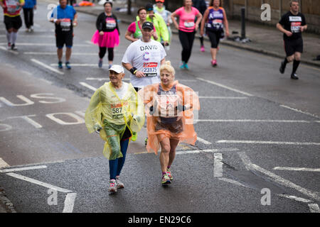 Londres, Royaume-Uni. Apr 26, 2015. Marathon de Londres 2015 Virgin Money, Shooters Hill Road Crédit : Lucia Hrda/Alamy Live News Banque D'Images