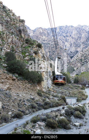 Palm Springs, Californie - Le 17 février:vue du Tramway Aérien de Palm Springs dans les montagnes de San Jacinto, le 17 février 2015 Banque D'Images