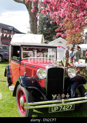 Hillman Minx 1933 vintage car sur l'affichage à Grantham sur St George's Day , Lincolnshire, Angleterre, RU Banque D'Images