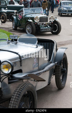 Voitures anciennes à la 5e brunch du dimanche Scramble à Bicester Oxfordshire, Angleterre, du patrimoine Banque D'Images