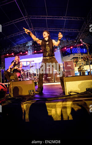 Miami, Floride, USA. Apr 20, 2015. 'Extreme' effectuer à Monsters Of Rock croisière à bord du MSC Divina en Caraïbes. GARY CHERONE © Igor Vidyashev/ZUMA/Alamy Fil Live News Banque D'Images