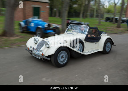 Voitures anciennes à la 5e brunch du dimanche Scramble à Bicester Oxfordshire, Angleterre, du patrimoine Banque D'Images