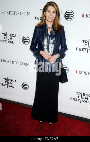 La ville de New York. Apr 25, 2015. Noor Al-Hussein assiste à la soirée de clôture 'Les Affranchis' au cours de la 2015 Tribeca Film Festival at Beacon Theatre le 25 avril 2015 à New York./photo alliance © dpa/Alamy Live News Banque D'Images