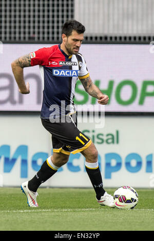 Udine, Italie. Apr 25, 2015. Maurizio Domizzi (Udinese) Football/soccer : Italien 'Serie' une correspondance entre l'Udinese 2-1 AC Milan au Stadio Friuli à Udine, Italie . © Enrico Calderoni/AFLO SPORT/Alamy Live News Banque D'Images