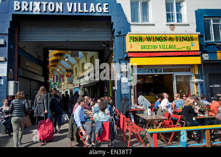 La gentrification de Brixton dans le village de Brixton arcade Granville marché couvert Banque D'Images