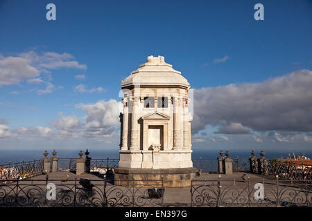 Mausolée en le Jardines del Marquesado de la Quinta Roja ou jardin parc Victoria, La Orotava, Tenerife, Canaries, Espagne Banque D'Images