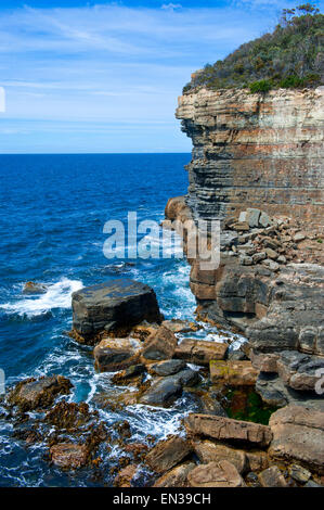 Tasman Arch et Devil's Kitchen, péninsule de Tasman, Tasmanie, Australie Banque D'Images