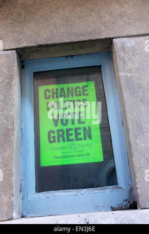 Le Parti Vert poster dans la fenêtre de la Chambre à Frome Somerset Banque D'Images