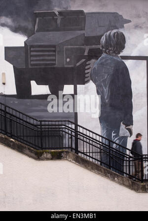 Monuments commémoratifs pour les atrocités commises durant les troubles dans une région catholique de London Derry, en Irlande du Nord : Crédit Banque D'Images