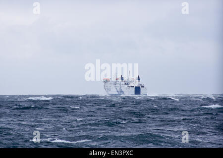 Ferry pour Scrabster Northlink Stromness, laissant son Hoy, îles Orcades, Ecosse Banque D'Images