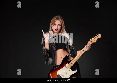 Beautiful Girl playing guitar Banque D'Images