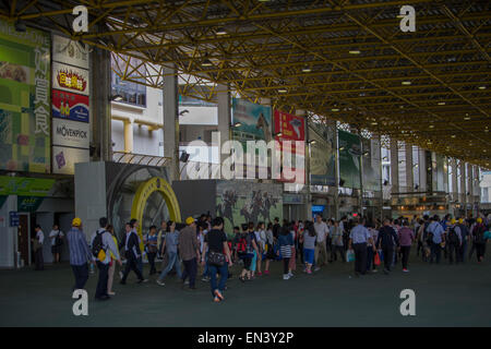 Usa. Apr 26, 2015. APR 26, 2015 : La voie lieux à Sha Tin dans de nouveaux territoires, à Hong Kong. Kazushi Ishida/ESW/CSM/Alamy Live News Banque D'Images