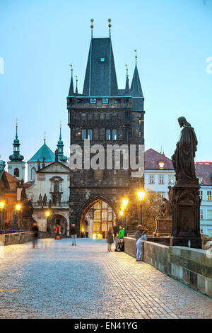 PRAGUE - le 17 octobre : le pont Charles dans la matinée le 17 octobre 2014 à Prague. Banque D'Images