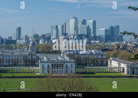 Vue depuis le Parc de Greenwich montrant l'Université de Greenwich et de l'autre côté de la Tamise) (L'Isle of Dogs. Banque D'Images