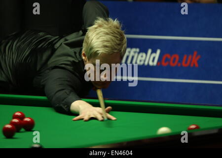 Sheffield, Royaume-Uni. 23 Juin, 2014. Neil Robertson (Aus) en action contre (Fra) au 2ème tour du Betfred World Snooker Championship. © Michael Cullen/ZUMA/Alamy Fil Live News Banque D'Images